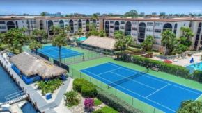 Cozy 1 Bedroom Condo with Pool Access